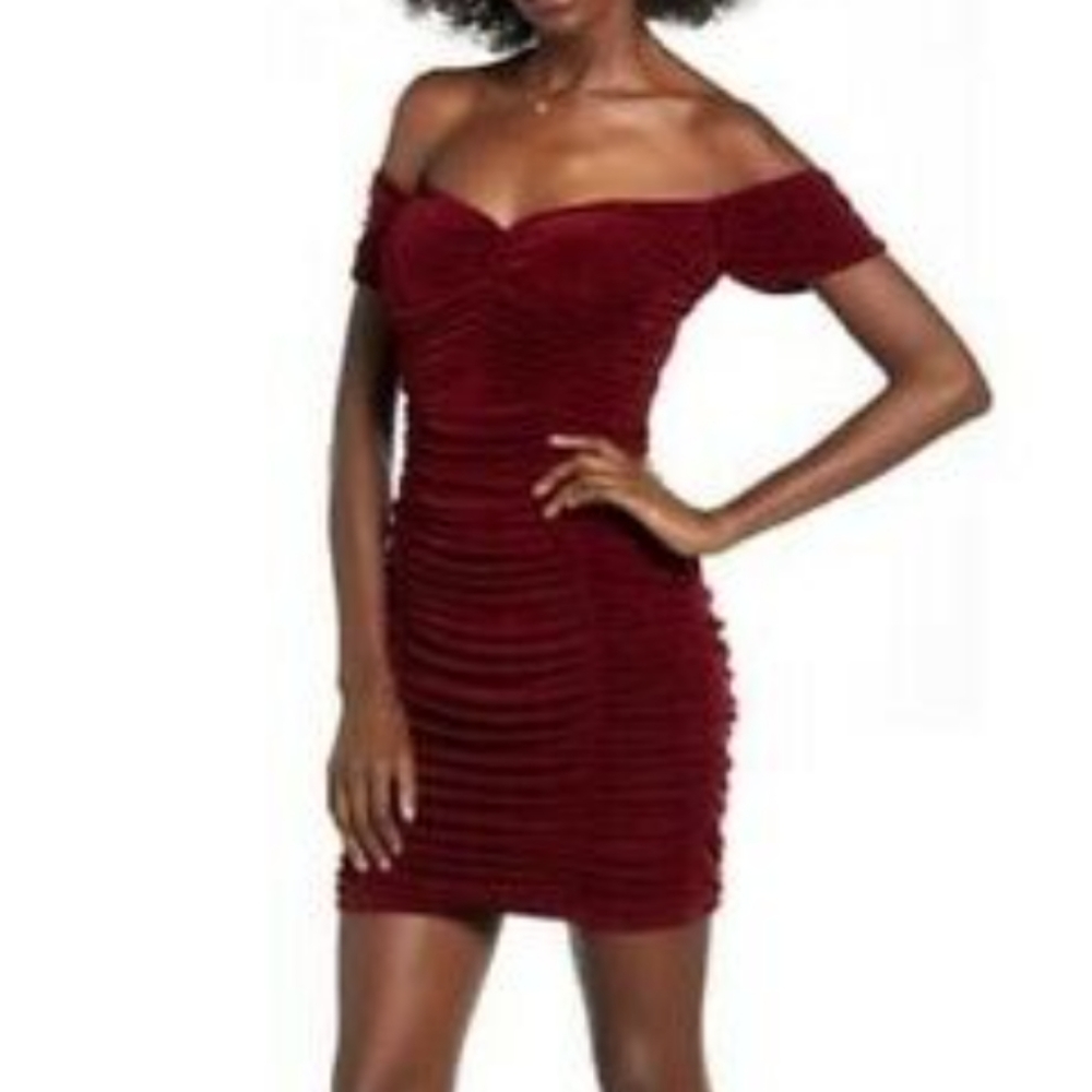 NWT Row A Ruched Off the Shoulder Mini Dress Sz Small